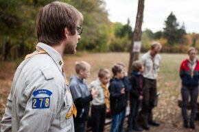 Die Royal Rangers kommen zusammen um den Nachmittag zu besprechen.